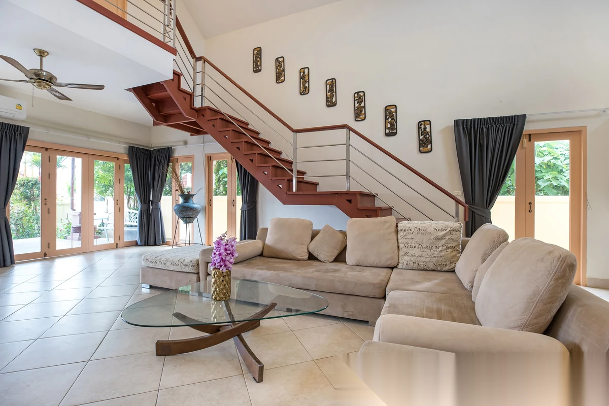 5 Bedroom Villa for sale · Pool View — превью PDF