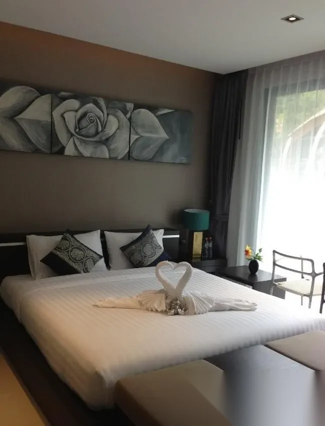 Studio Apartment for sale at The Emerald Terrace complex · Patong · Pool View — photo 2