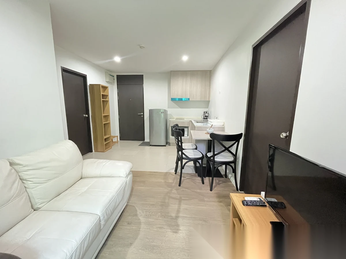 2 Bedroom Apartment for rent at Centrio complex · Wichit · Pool View — photo 11