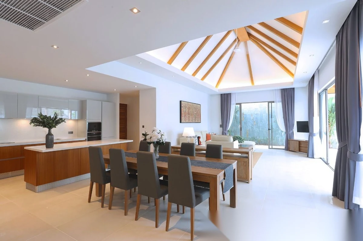 Вилла 4BR в комплексе Anchan Hills · Си Сунтон · Вид на бассейн — фото 2