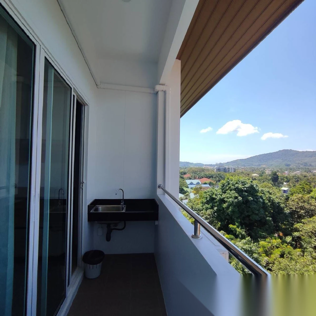 Апартаменты 1BR в ЖК Baan Sai Yuan Residence · Раваи · Вид на бассейн — фото 8