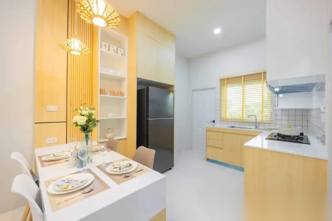 Таунхаус 2BR в комплексе Modern Life Si Sunthon · Си Сунтон · Вид в сад — фото 5