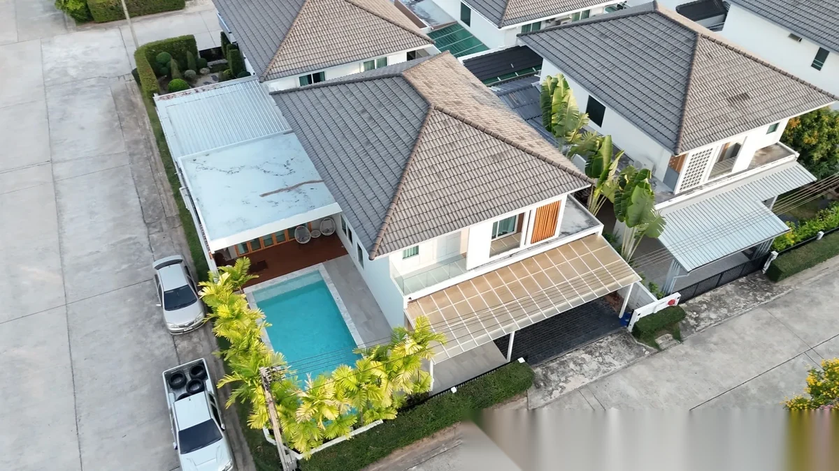 Вилла 4BR в комплексе The First Phuket · Пхукет-таун · Вид на бассейн — фото 23