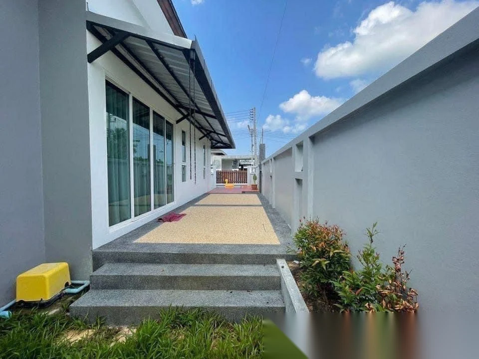 3 Bedroom Villa for rent at Ananda Lake View complex · Thep Krasattri · Pool View — photo 11