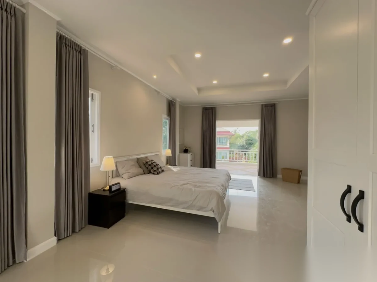4 Bedroom House for rent at Permsap Villa complex · Si Sunthon · Garden View — photo 5