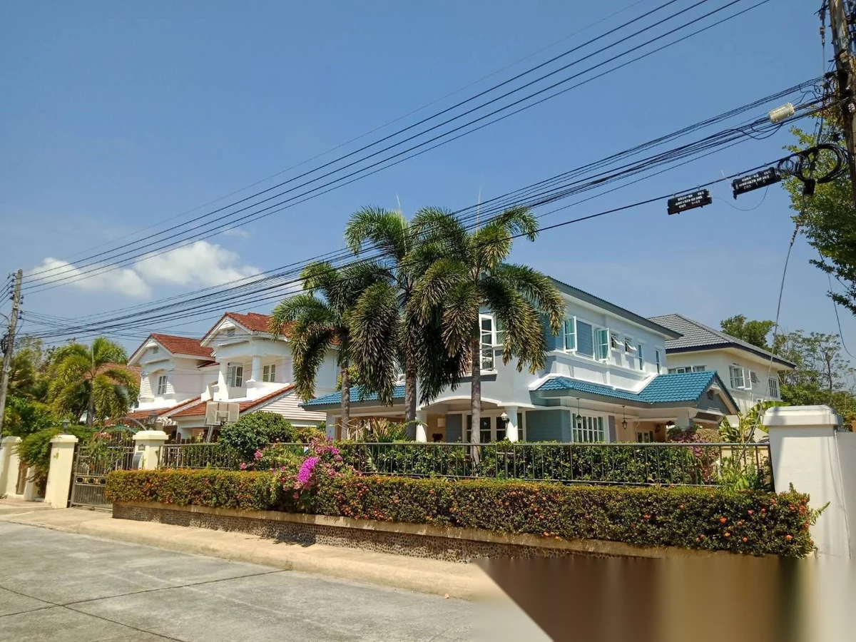 3 Bedroom House for rent at Land and Houses Park complex · Chalong · Garden View — photo 10