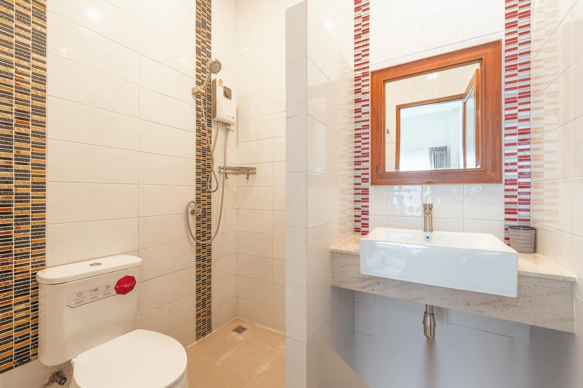 Дом 2BR в комплексе Ananda Lake View · Теп Красаттри · Вид в сад — фото 8