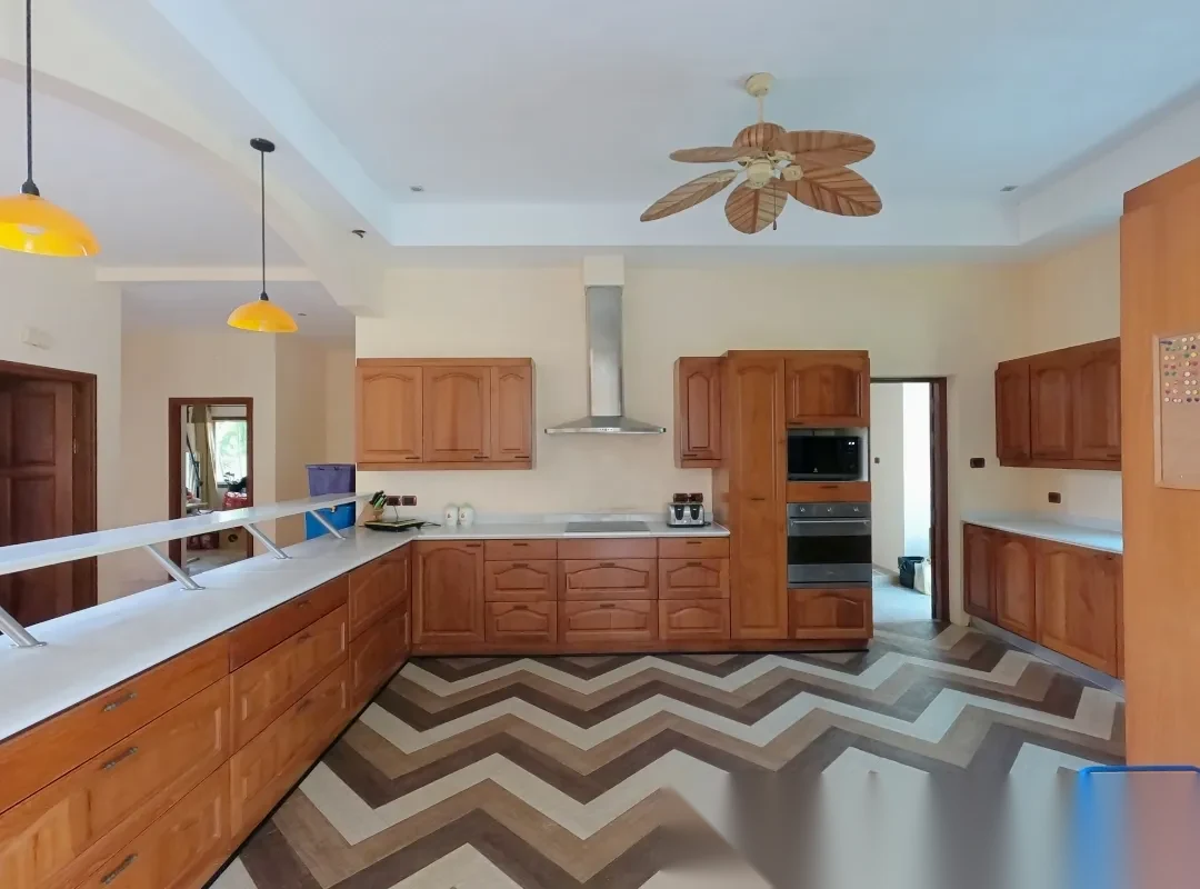 6 Bedroom Villa for sale · Pool View — photo 3