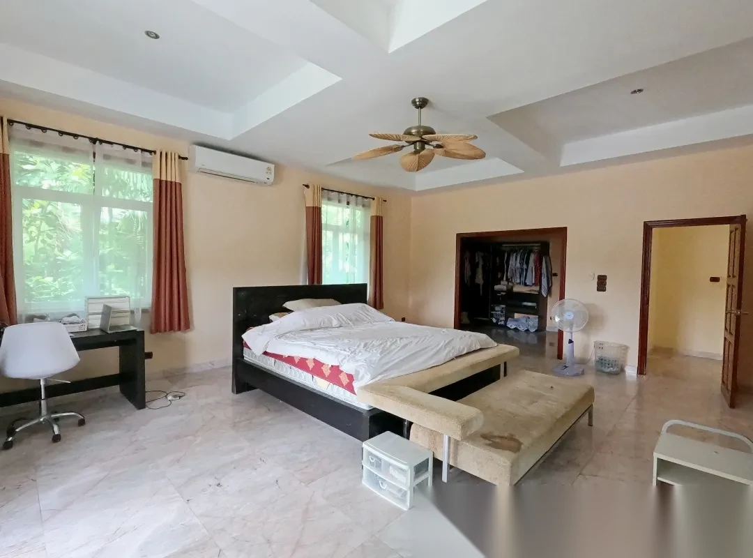 6 Bedroom Villa for sale · Pool View — photo 4