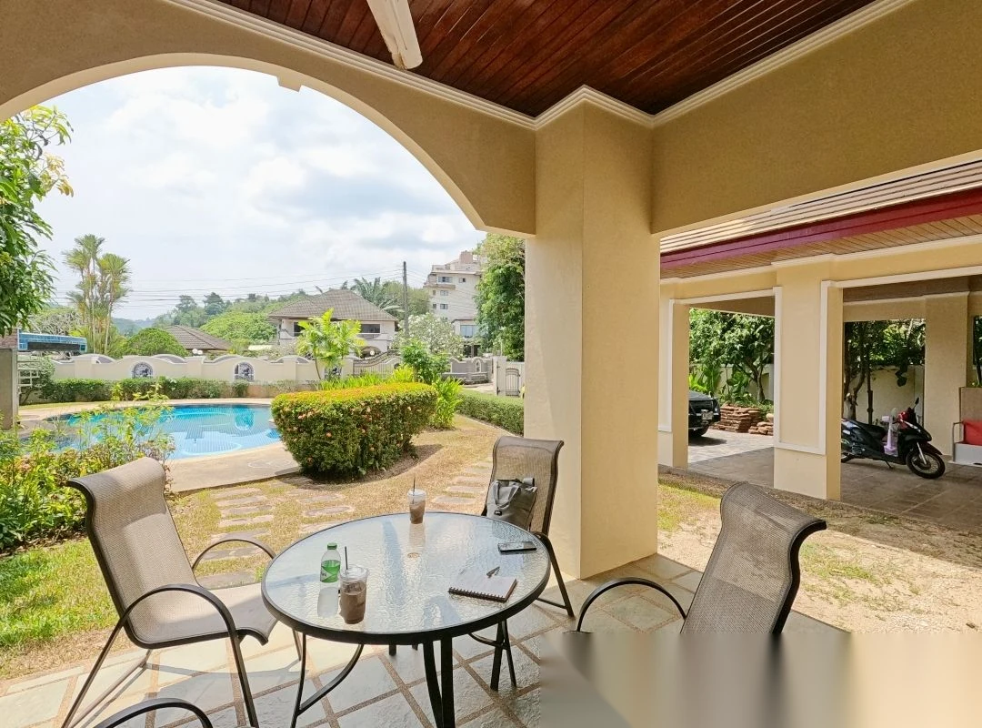 6 Bedroom Villa for sale · Pool View — photo 7