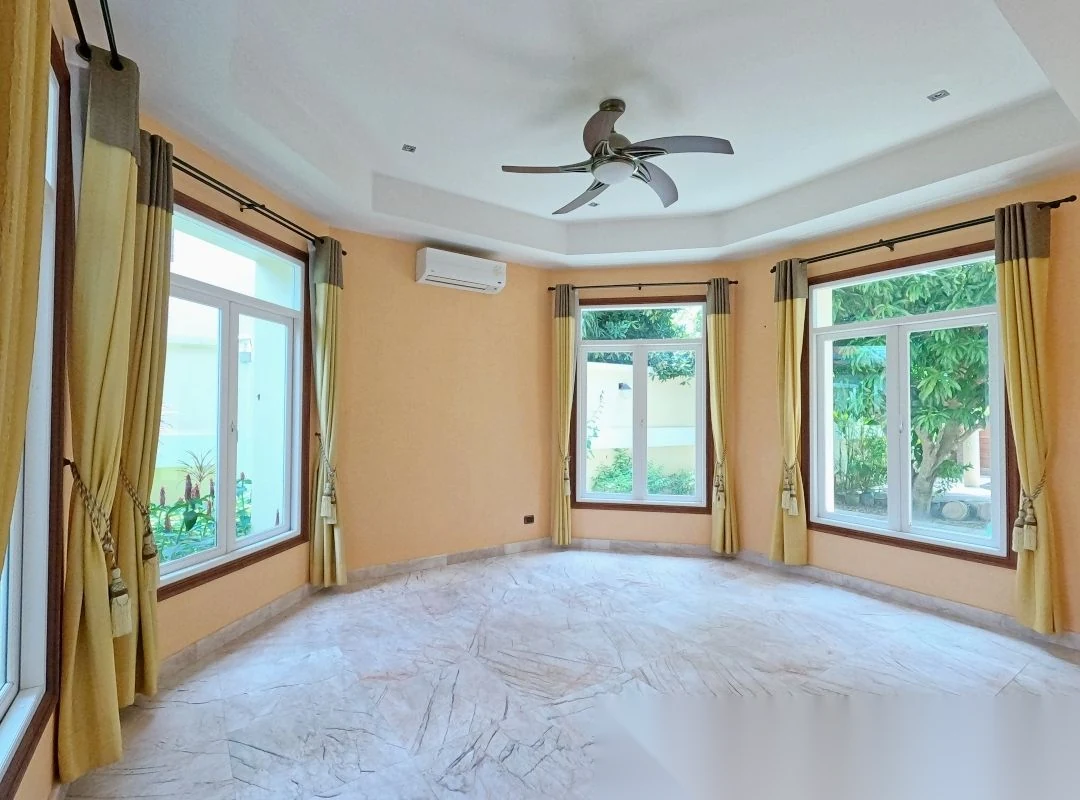 6 Bedroom Villa for sale · Pool View — photo 8