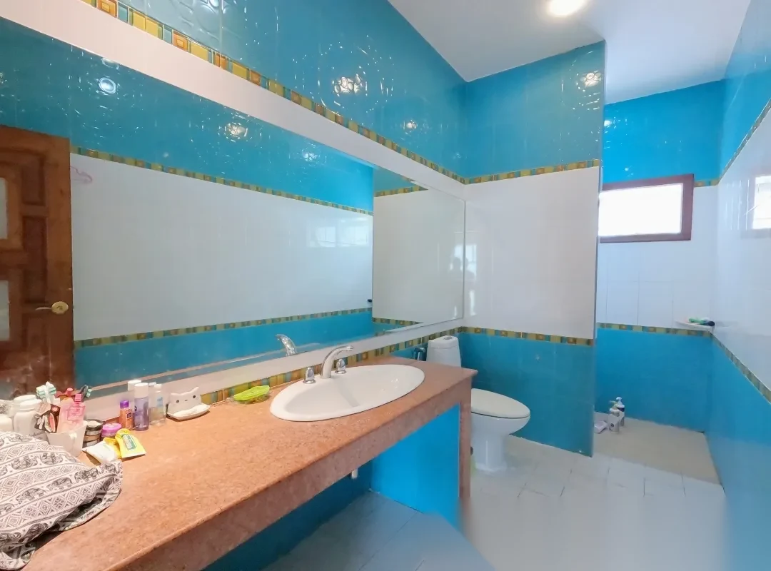 6 Bedroom Villa for sale · Pool View — photo 16