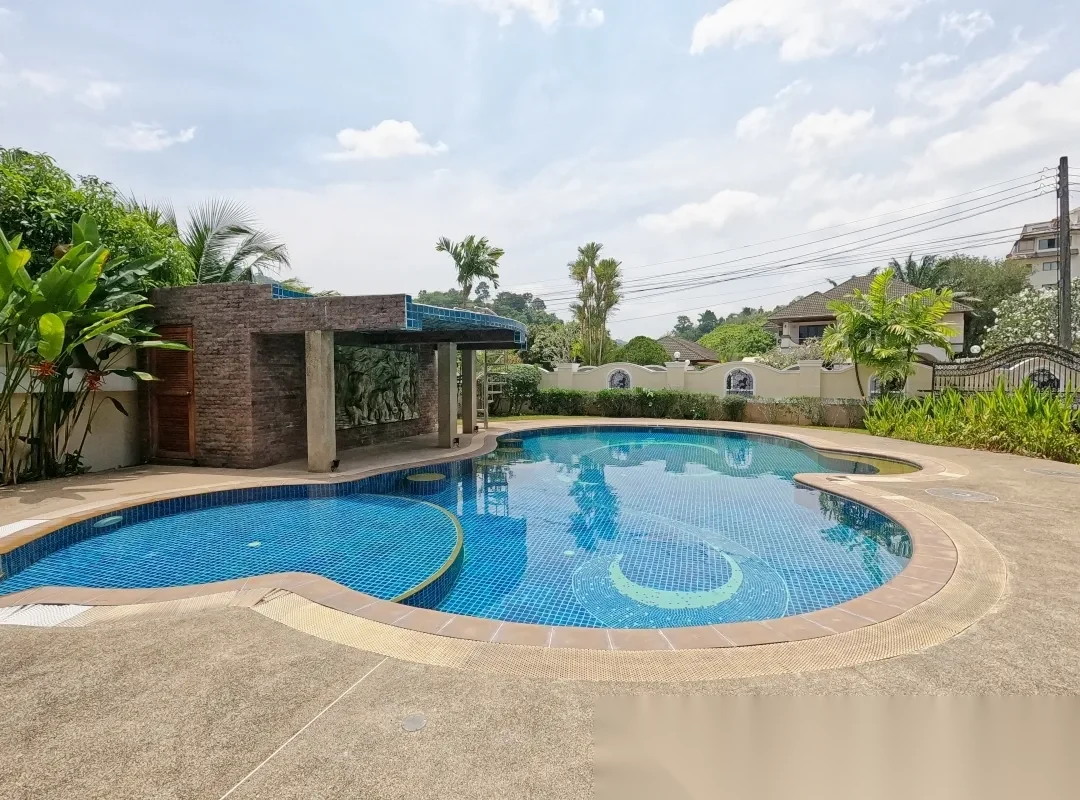 6 Bedroom Villa for sale · Pool View — photo 22