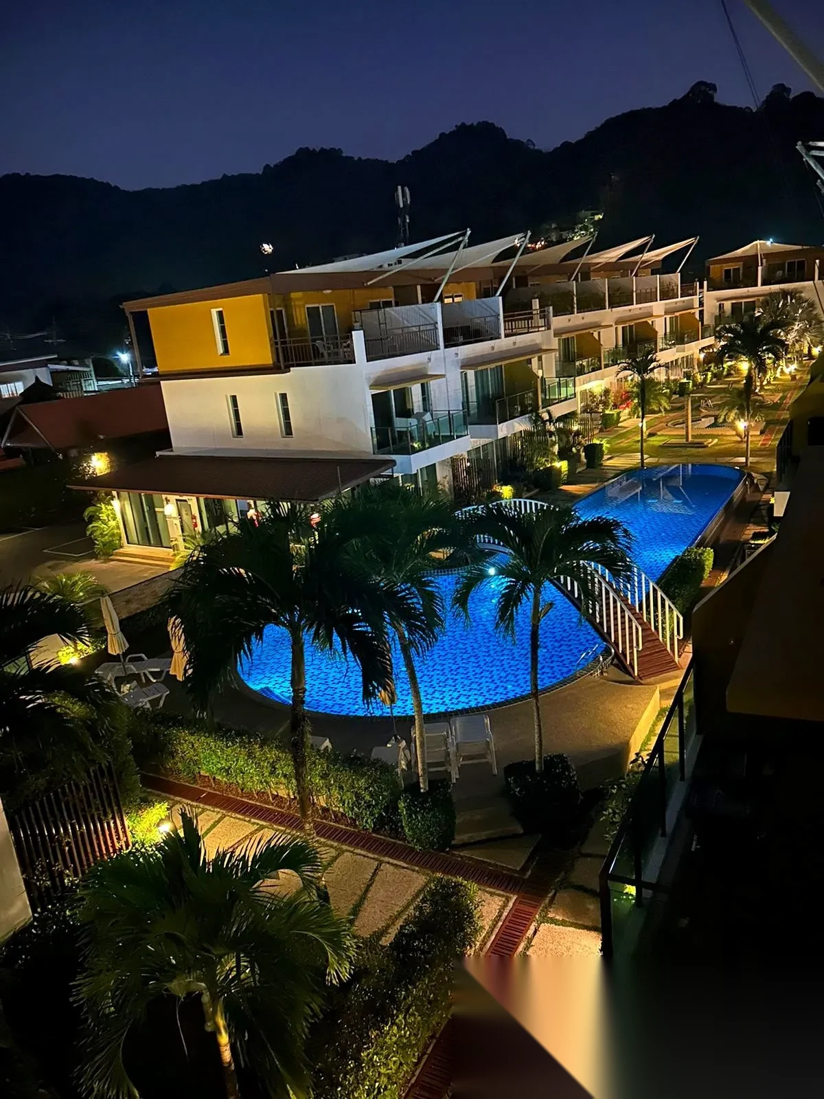 3 Bedroom Townhouse for rent at AP Grand Residence complex · Kamala · Pool View — photo 9