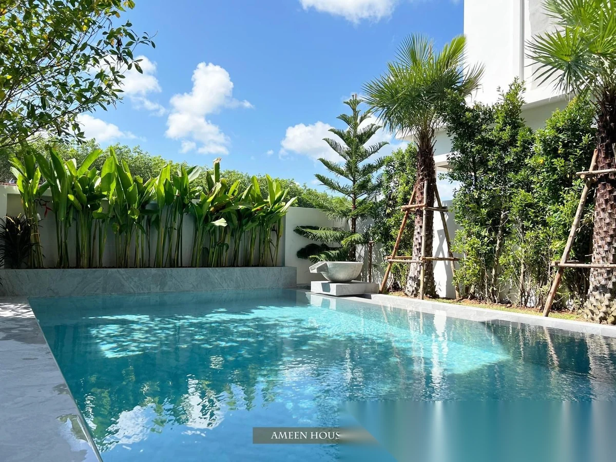 3 Bedroom Villa for rent at Ameen House complex · Si Sunthon · Pool View — photo 9