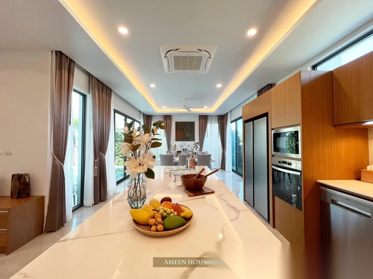 3 Bedroom Villa for rent at Ameen House complex · Si Sunthon · Pool View — photo 11
