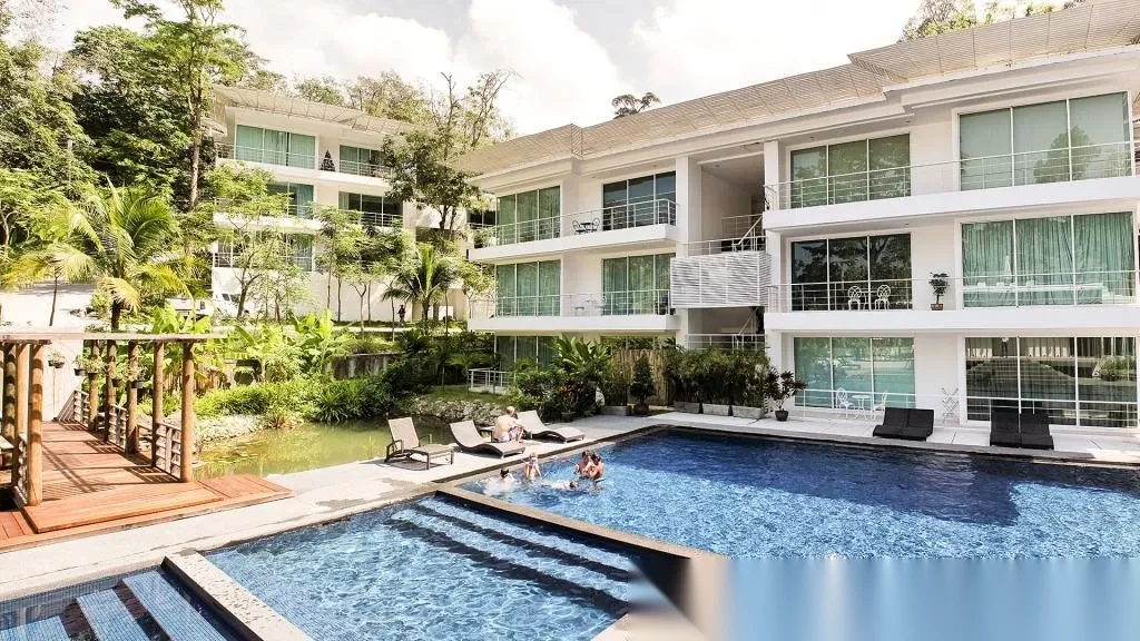Апартаменты 2BR в ЖК The Trees Residence · Камала · Вид на бассейн — фото 3