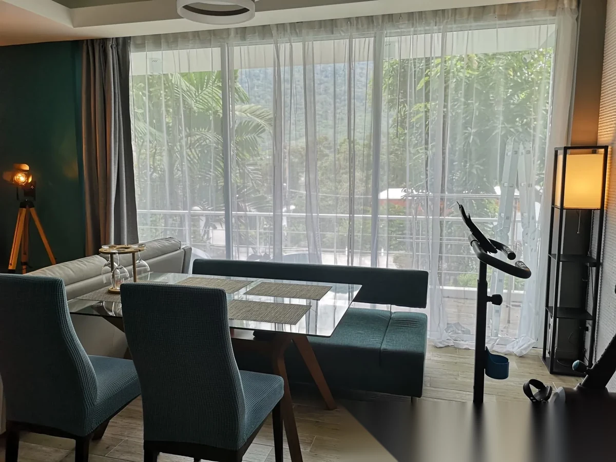 Апартаменты 2BR в ЖК The Trees Residence · Камала · Вид на бассейн — фото 12
