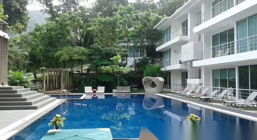 Апартаменты 2BR в ЖК The Trees Residence · Камала · Вид на бассейн — фото 15
