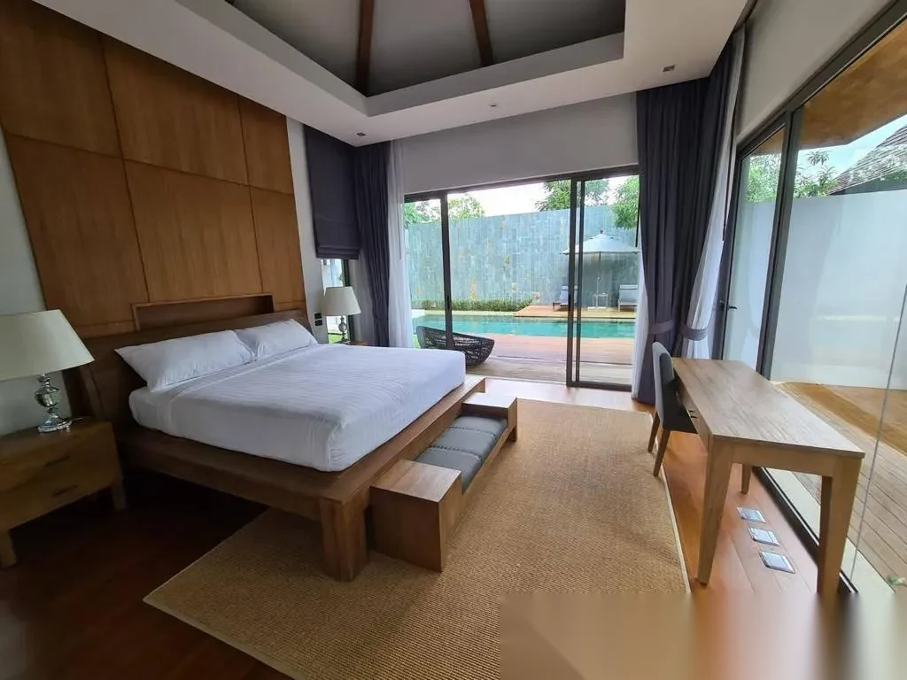 4 Bedroom Villa for rent at Anchan Grand Residence complex · Si Sunthon · Pool View — photo 5