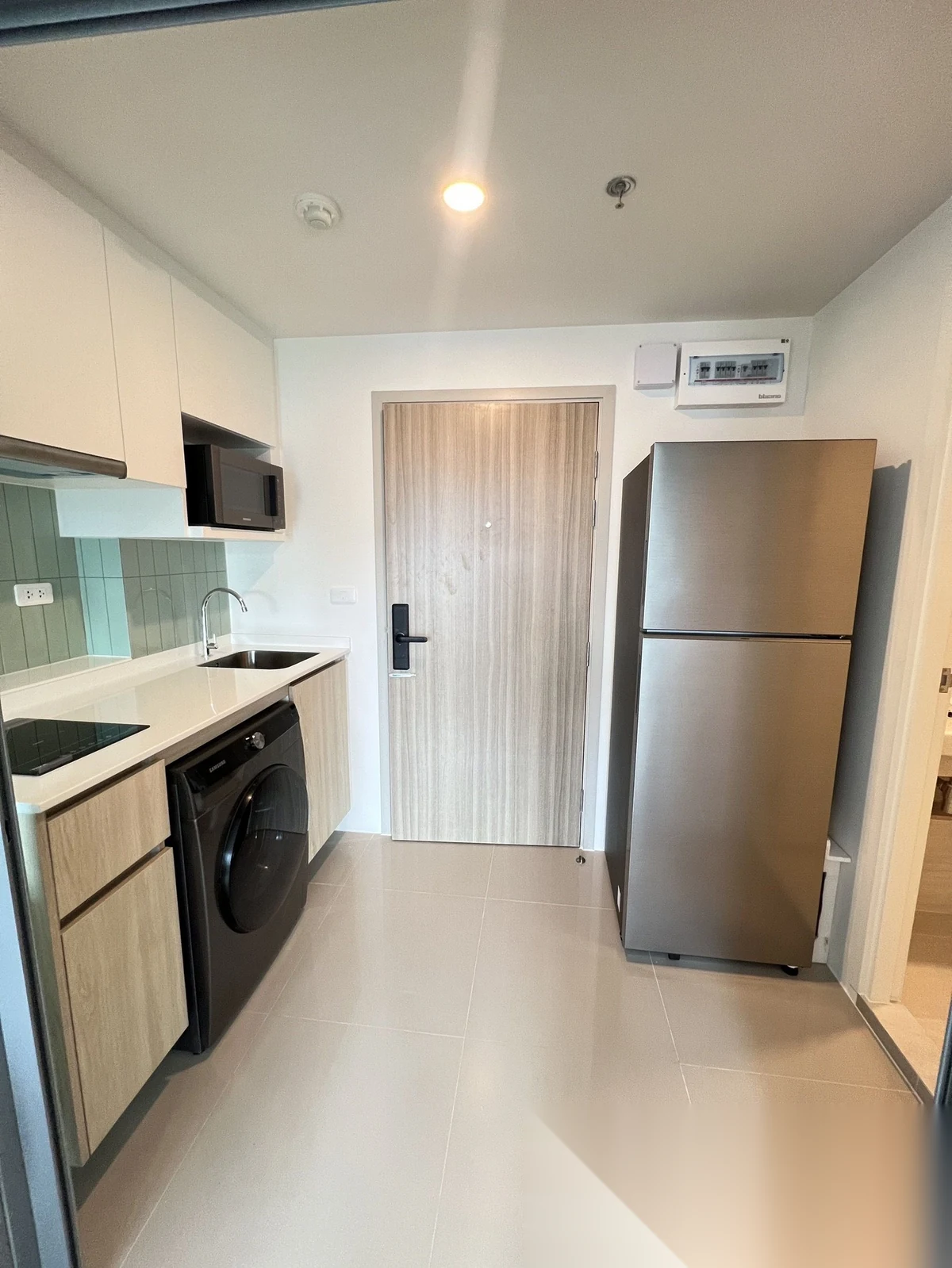 Апартаменты 1BR в ЖК Phyll Phuket by Central Pattana · Вичит · Вид на бассейн — фото 3