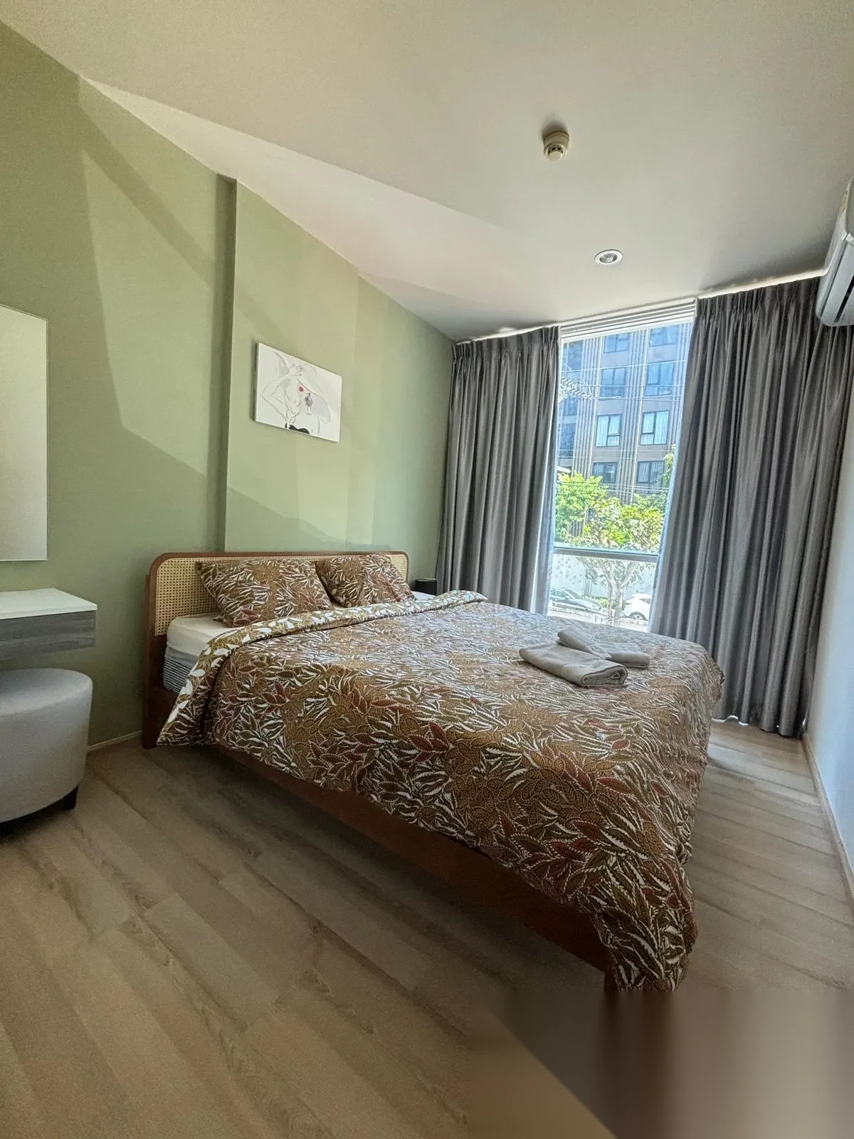 Апартаменты 1BR в ЖК The Base Downtown · Вичит · Вид на бассейн — фото 3