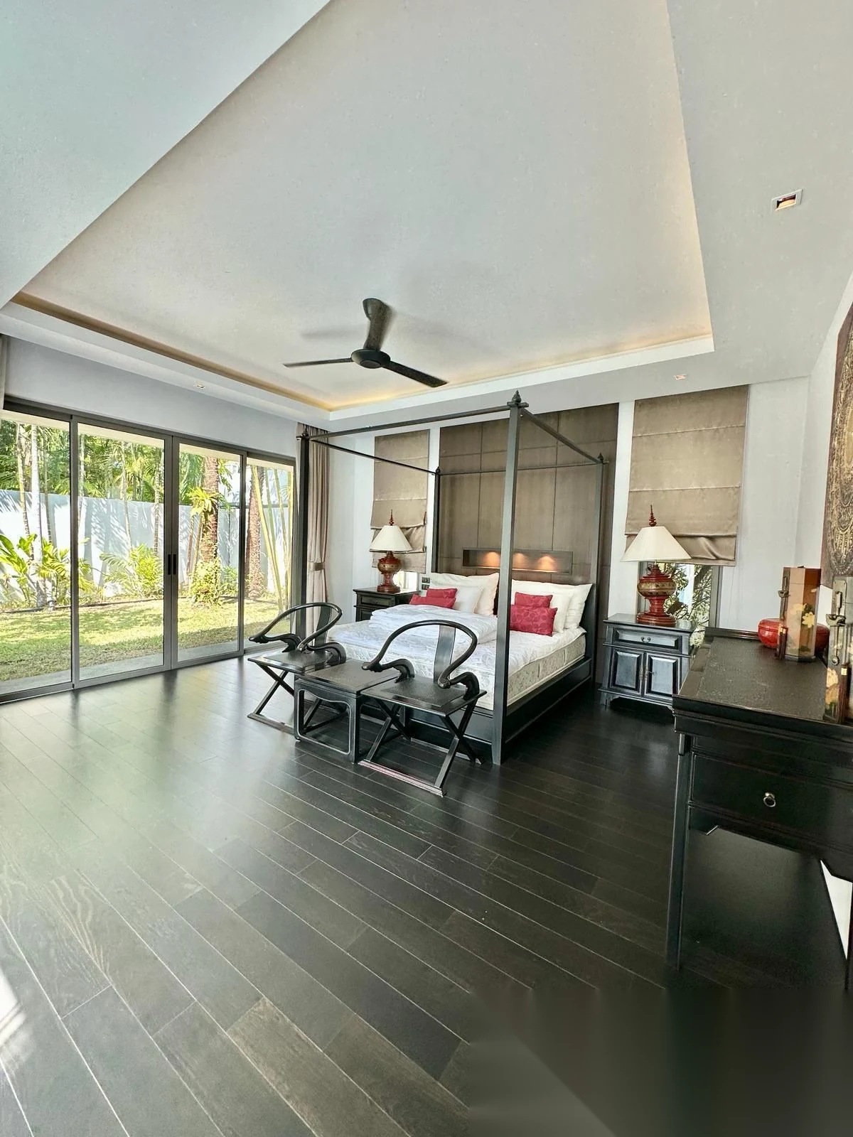 Вилла 4BR в комплексе Anchan Lagoon · Теп Красаттри · Вид на бассейн — фото 5