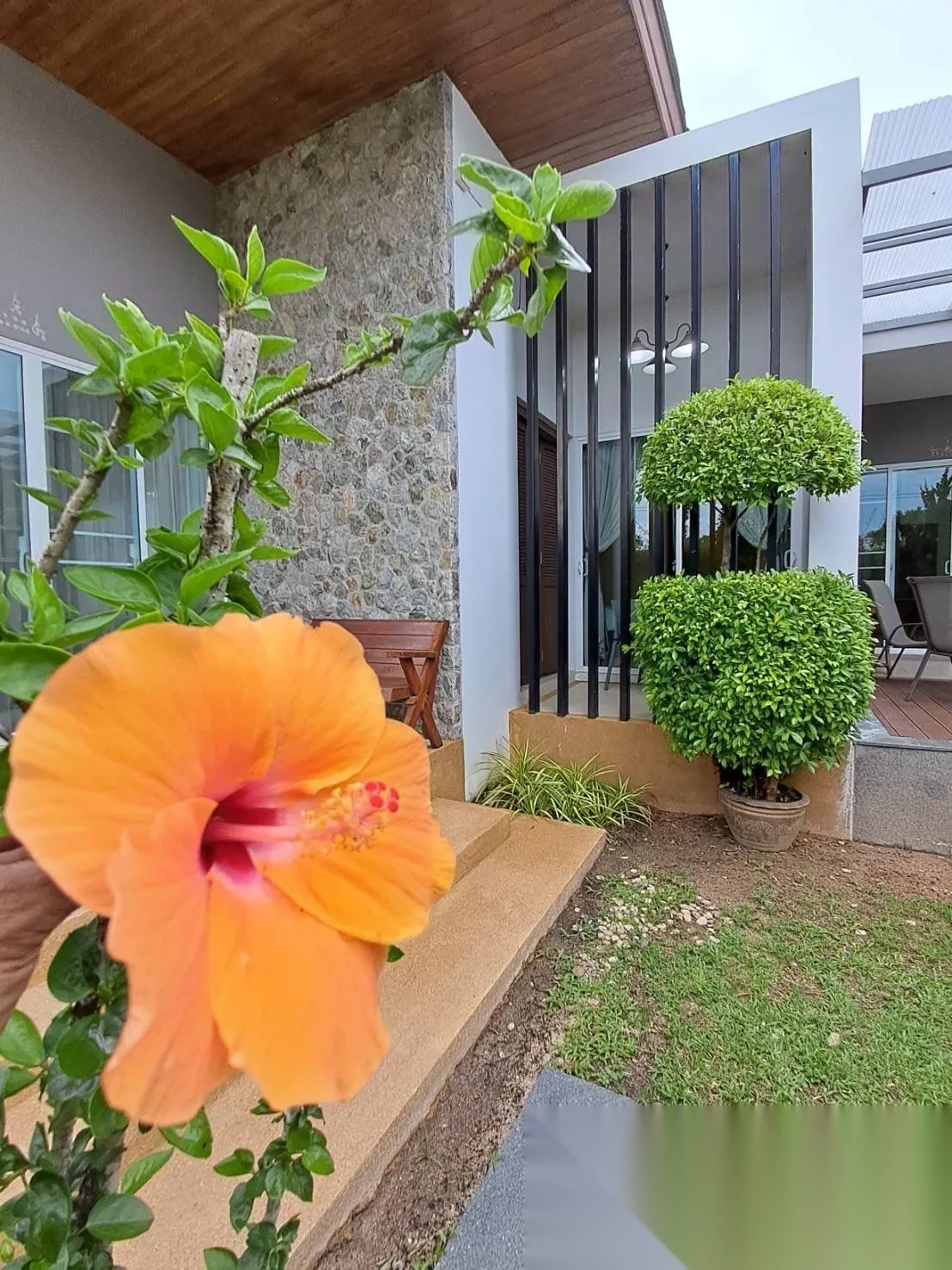 4 Bedroom Villa for rent at Ananda Lake View complex · Thep Krasattri · Pool View — photo 2