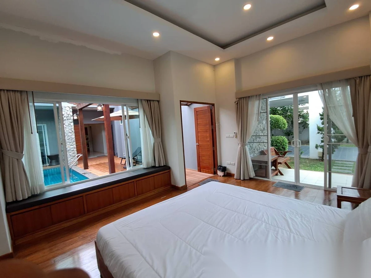 4 Bedroom Villa for rent at Ananda Lake View complex · Thep Krasattri · Pool View — photo 9