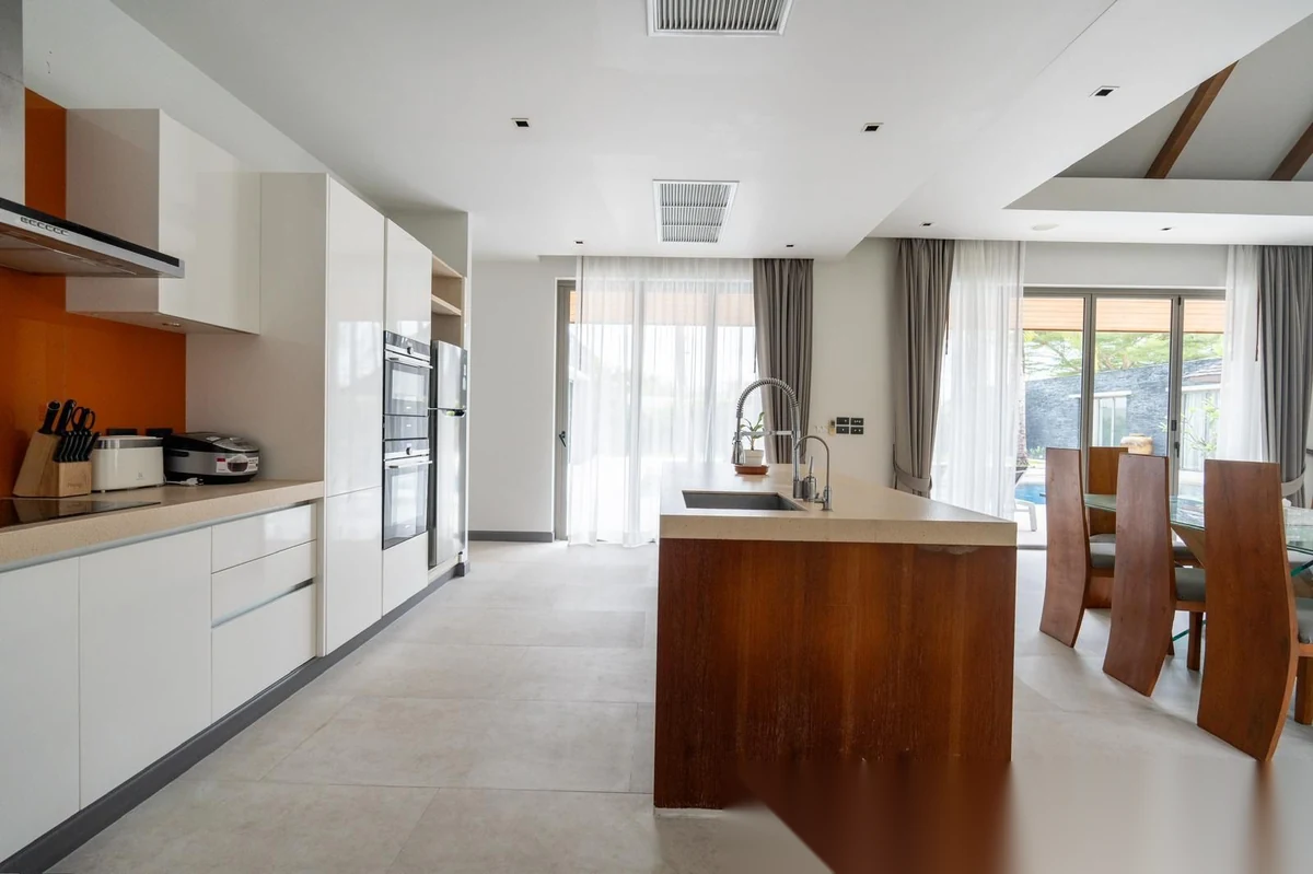 4 Bedroom Villa for rent at Anchan Lagoon complex · Thep Krasattri · Pool View — photo 3