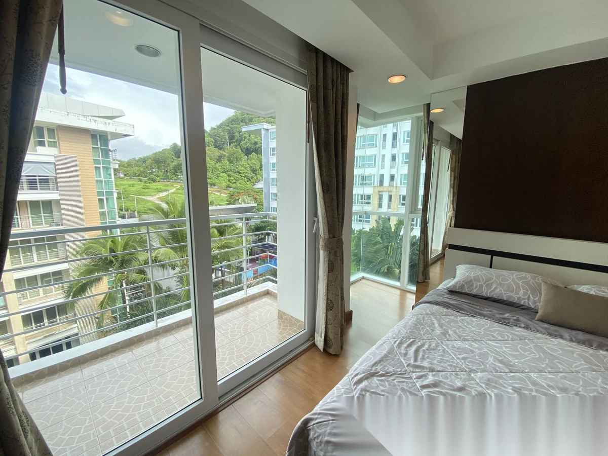 Апартаменты 1BR в ЖК Royal Place · Кату · Вид на бассейн — фото 5