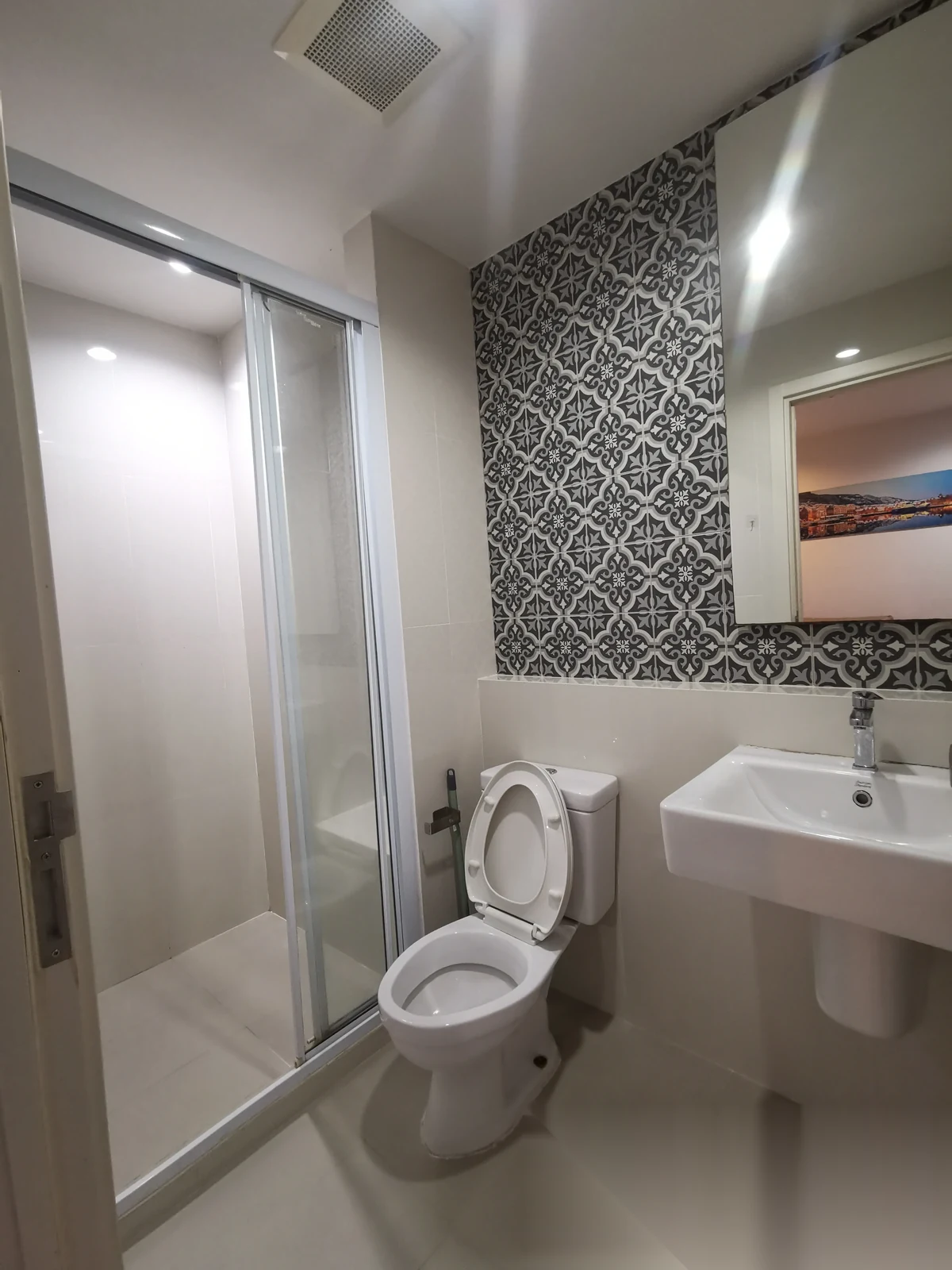 Апартаменты 1BR в ЖК The Base Height · Пхукет-таун · Вид на бассейн — фото 4