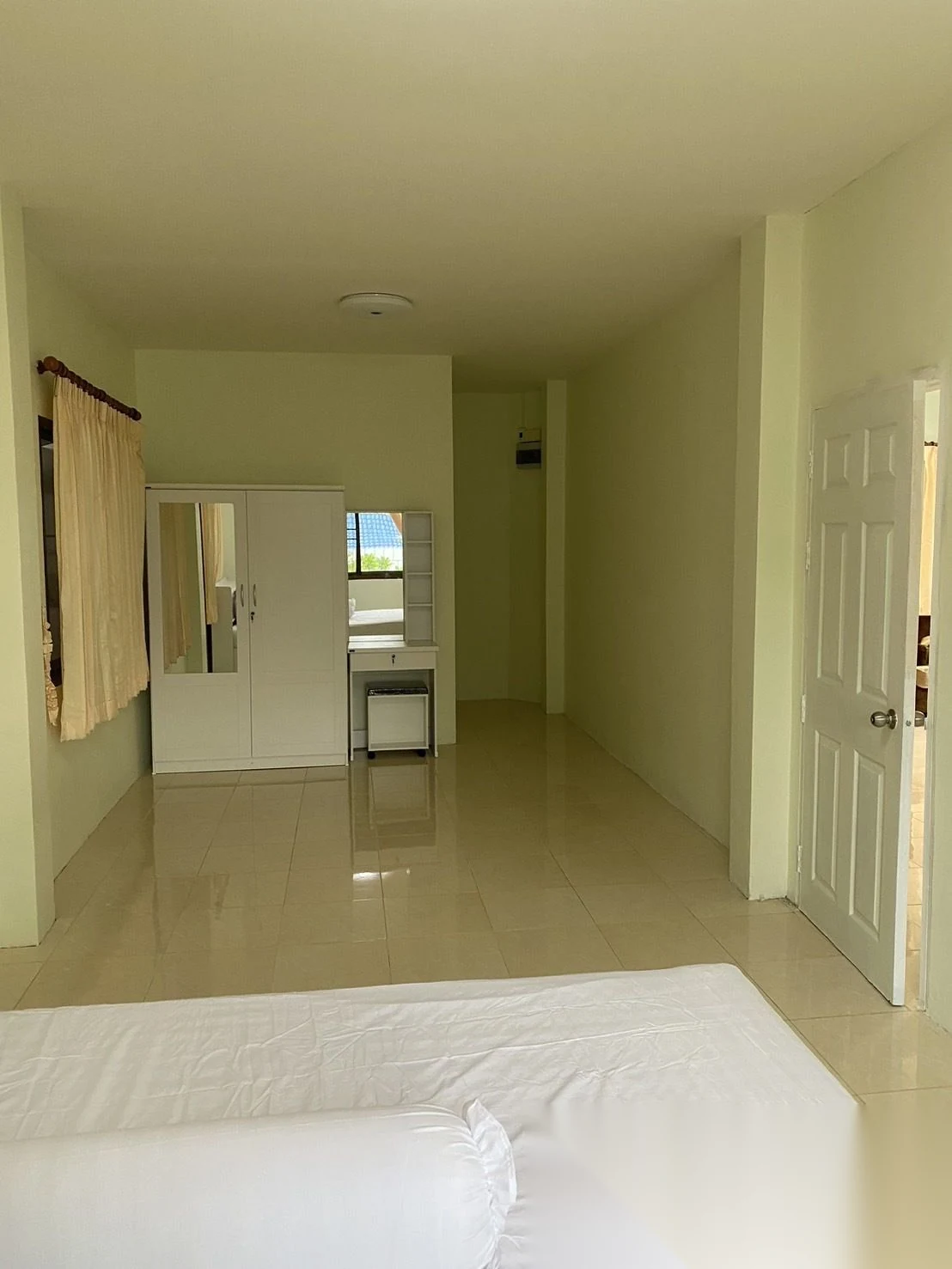 4 Bedroom Villa for rent at Baan Suan Neramit 5 complex · Si Sunthon · Garden View — photo 7