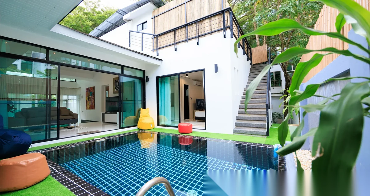 Вилла 4BR в комплексе The Regent Pool Villa · Камала · Вид на бассейн — фото 2