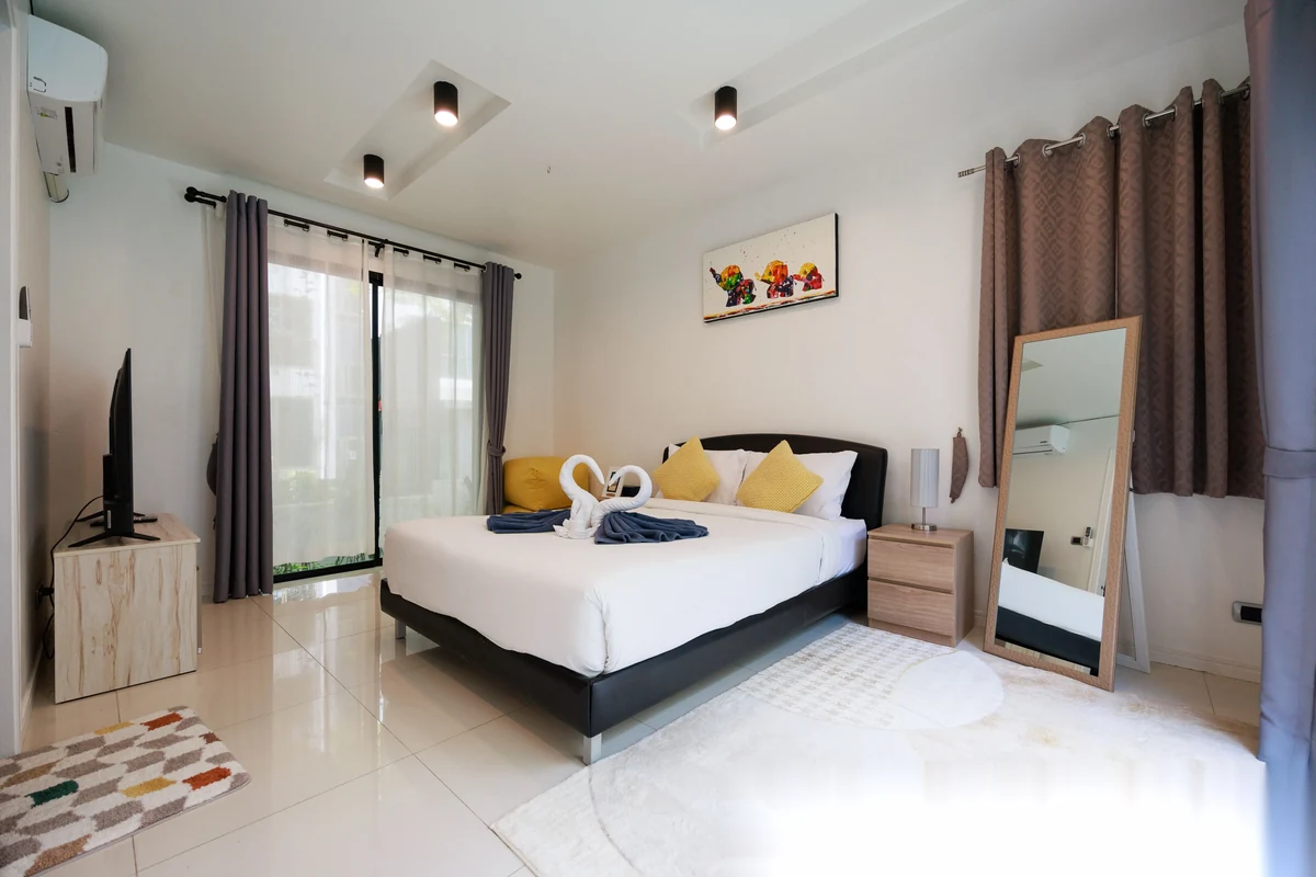 Вилла 4BR в комплексе The Regent Pool Villa · Камала · Вид на бассейн — фото 26
