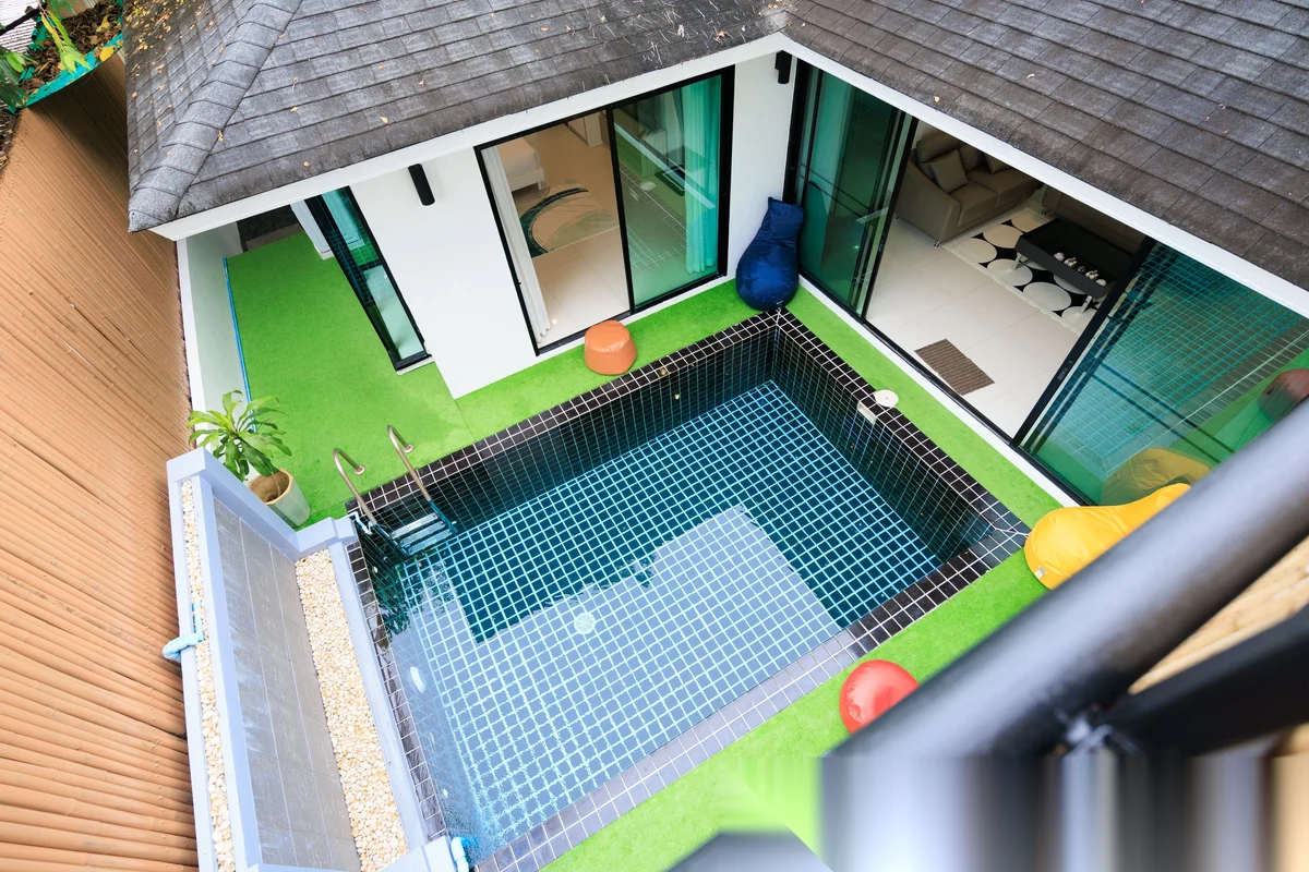 Вилла 4BR в комплексе The Regent Pool Villa · Камала · Вид на бассейн — фото 27