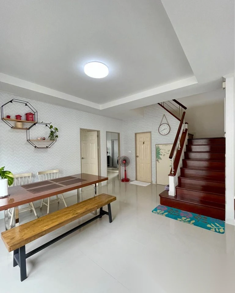 Дом 3BR в комплексе Supalai Essence Phuket · Си Сунтон · Вид в сад — фото 8