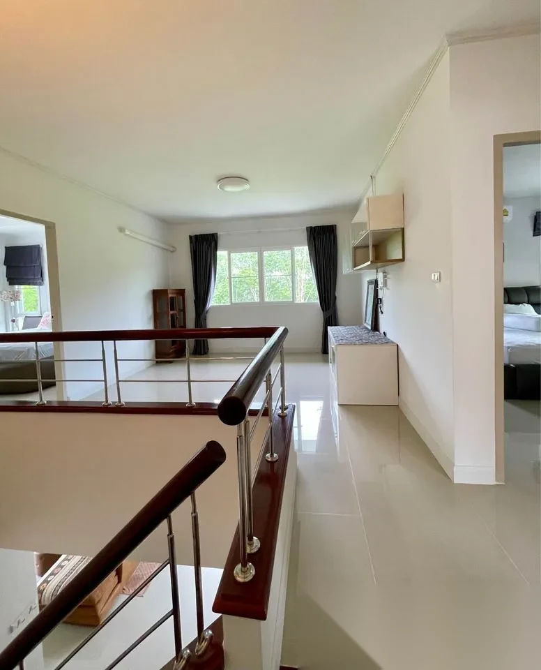 Дом 3BR в комплексе Supalai Essence Phuket · Си Сунтон · Вид в сад — фото 9