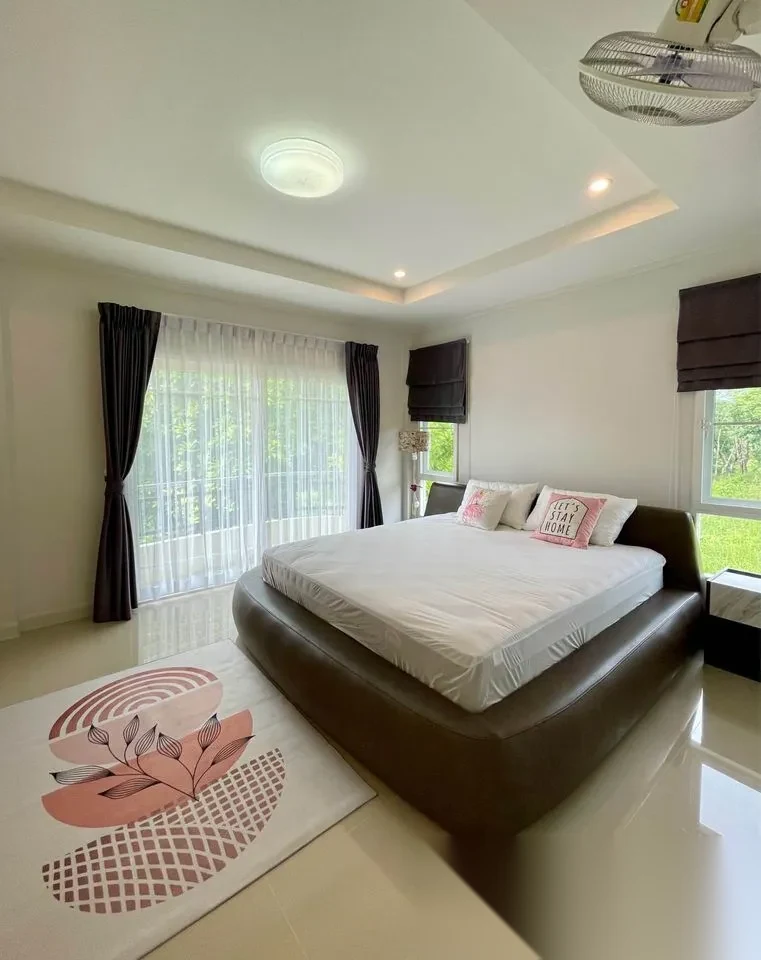 Дом 3BR в комплексе Supalai Essence Phuket · Си Сунтон · Вид в сад — фото 12