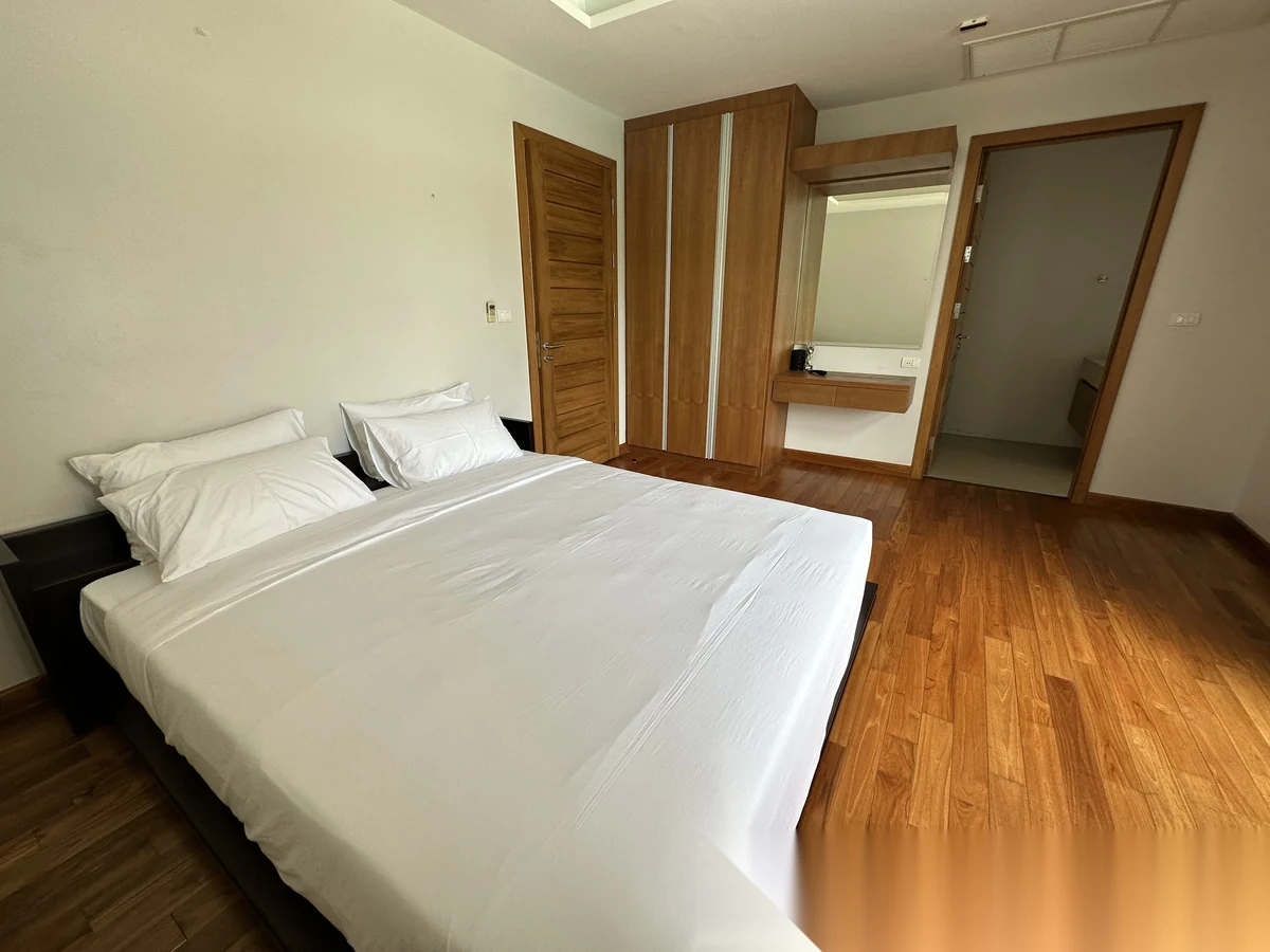 Вилла 4BR в комплексе Botanica The Residence (Phase 4) · Теп Красаттри · Вид на бассейн — фото 4
