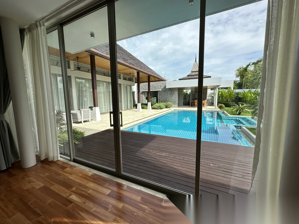 Вилла 4BR в комплексе Botanica The Residence (Phase 4) · Теп Красаттри · Вид на бассейн — фото 10