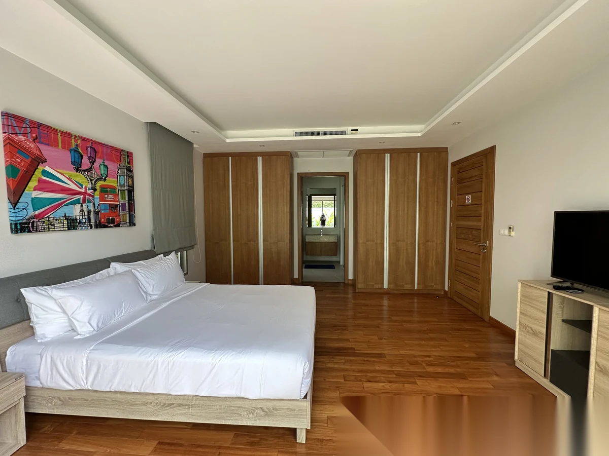 Вилла 4BR в комплексе Botanica The Residence (Phase 4) · Теп Красаттри · Вид на бассейн — фото 12