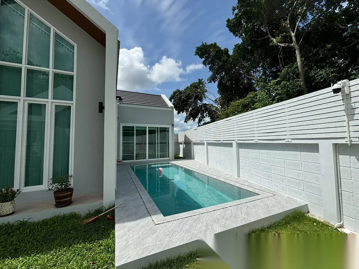 3 Bedroom House for rent at Aiyada Manik Bangjo complex · Si Sunthon · Pool View — photo 6