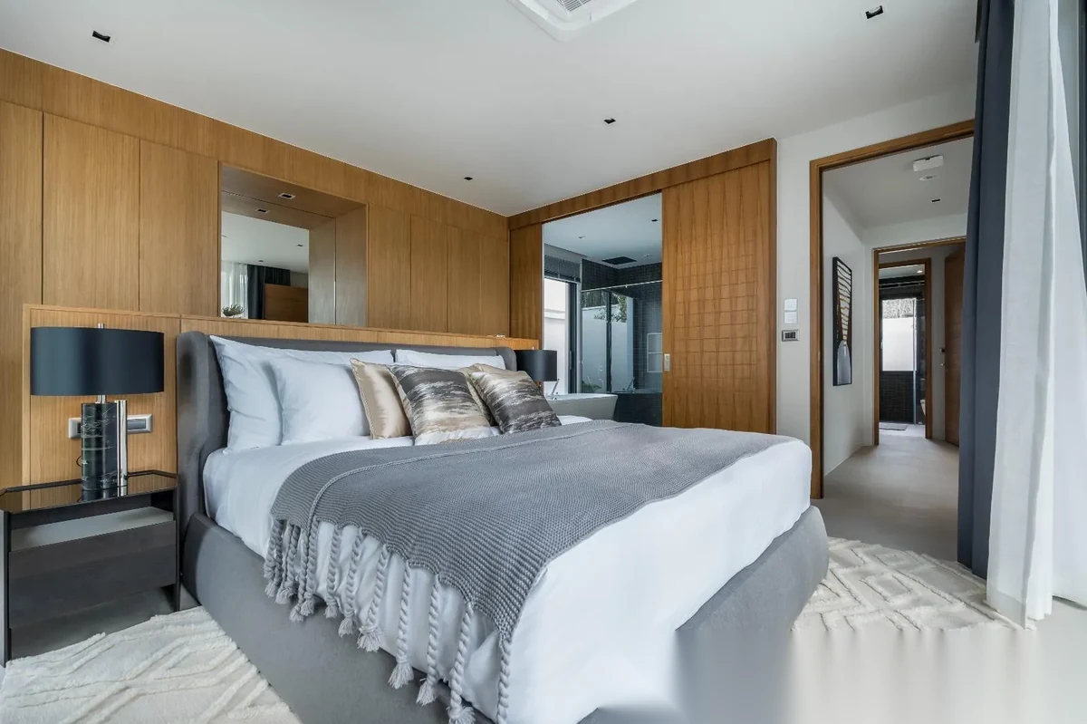 3 Bedroom Villa for rent at Botanica Modern Loft complex · Si Sunthon · Pool View — photo 4