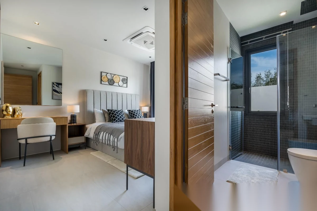3 Bedroom Villa for rent at Botanica Modern Loft complex · Si Sunthon · Pool View — photo 6