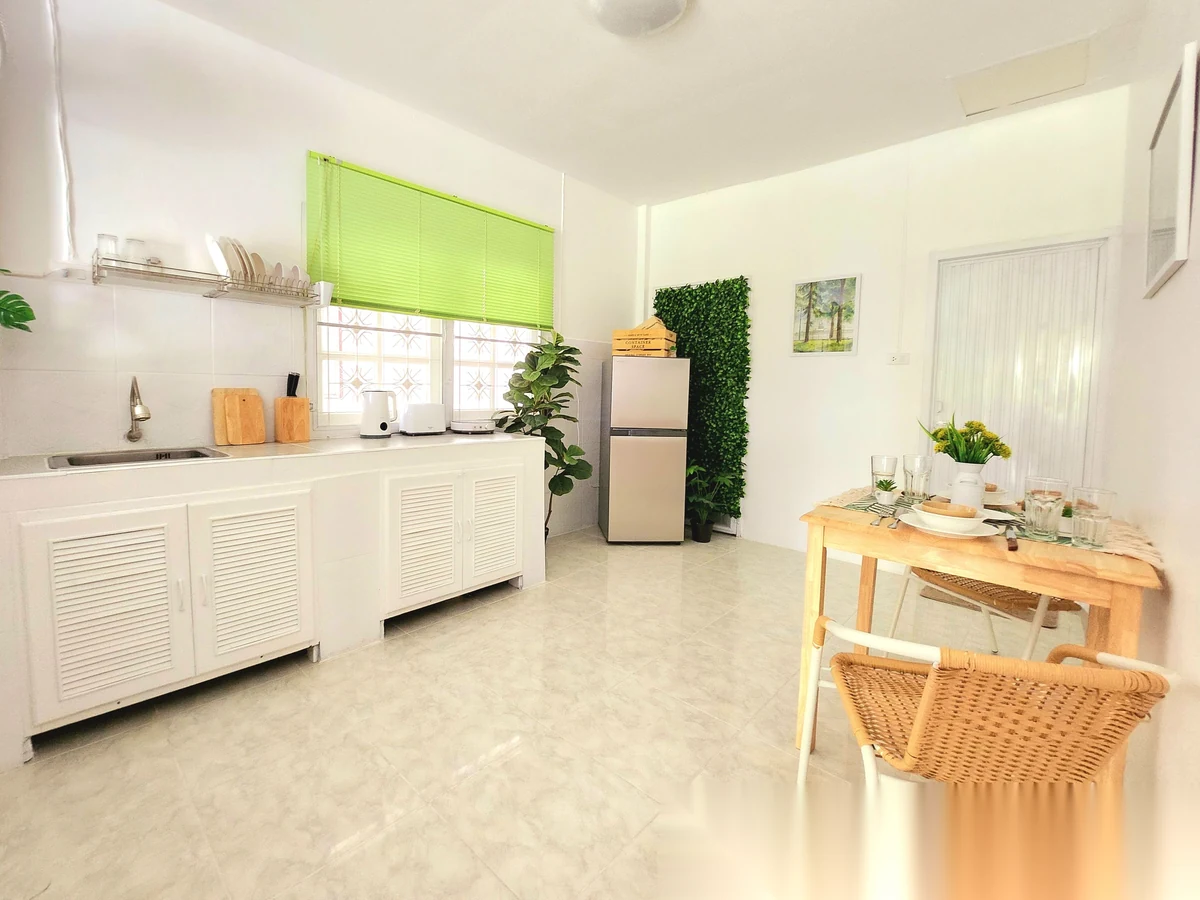 2 Bedroom House for rent · Patong · Garden View — photo 3