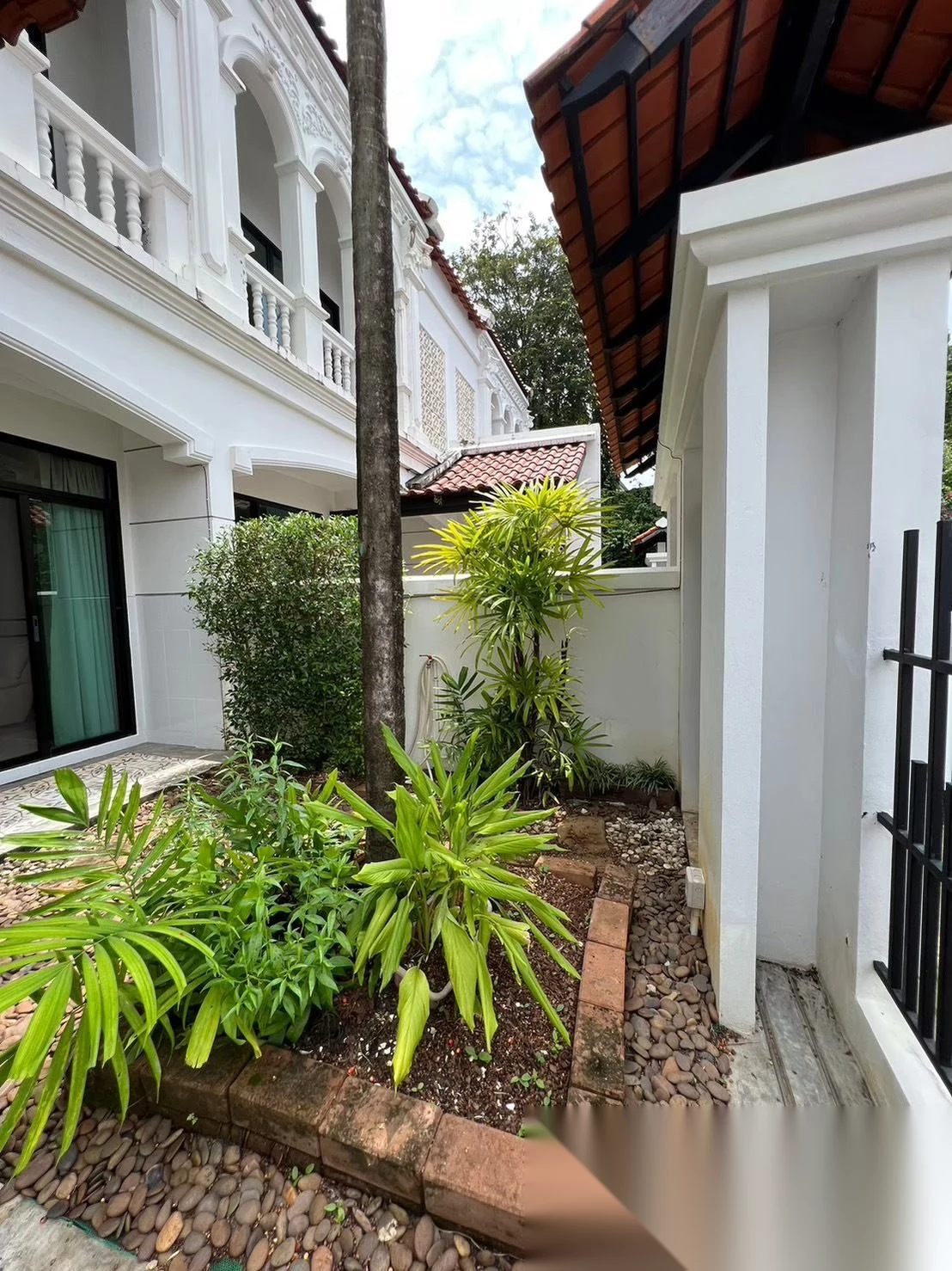 3 Bedroom Townhouse for rent at Sino Village complex · Phuket Town — photo 2