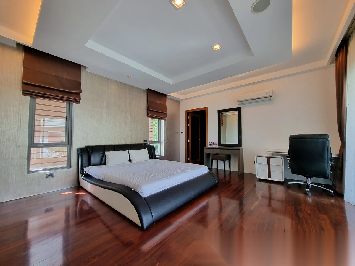 Дом 4BR в комплексе Chalong Miracle Lakeview · Чалонг · Вид на озеро — фото 7