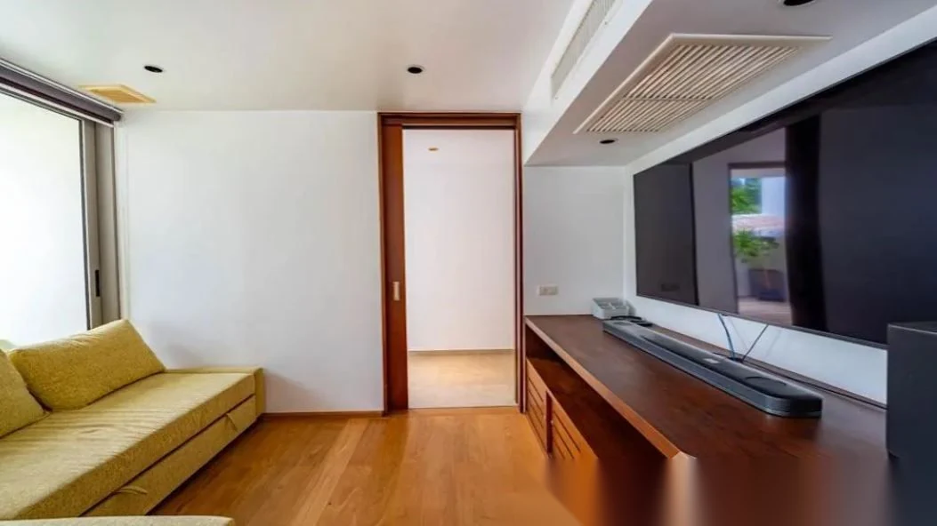 Вилла 4BR в комплексе Layan Hills Estate · Си Сунтон · Вид на бассейн — фото 3