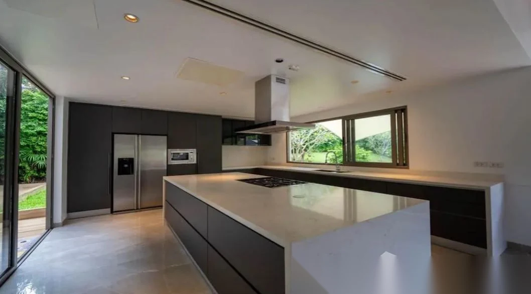 Вилла 4BR в комплексе Layan Hills Estate · Си Сунтон · Вид на бассейн — фото 5